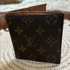 Louis Vuitton Brown Monogram Wallet authentic vintage classy chic unisex